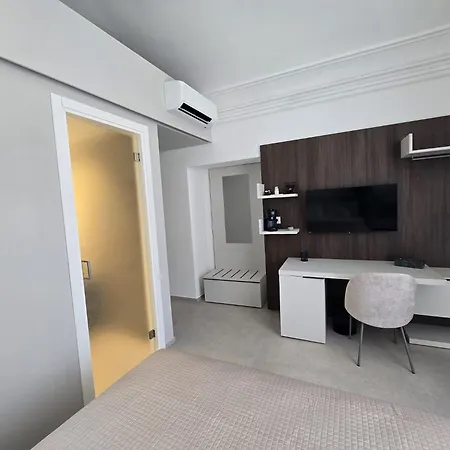بيت ضيافة Mazzini Square 4*