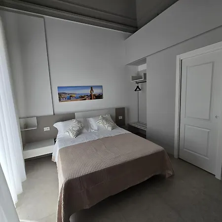 Mazzini Square 4*