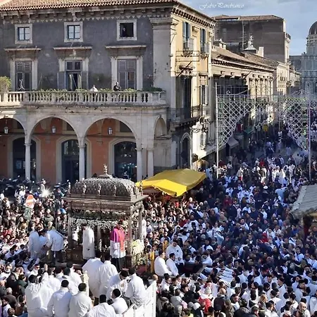 Mazzini Square بيت ضيافة 4*